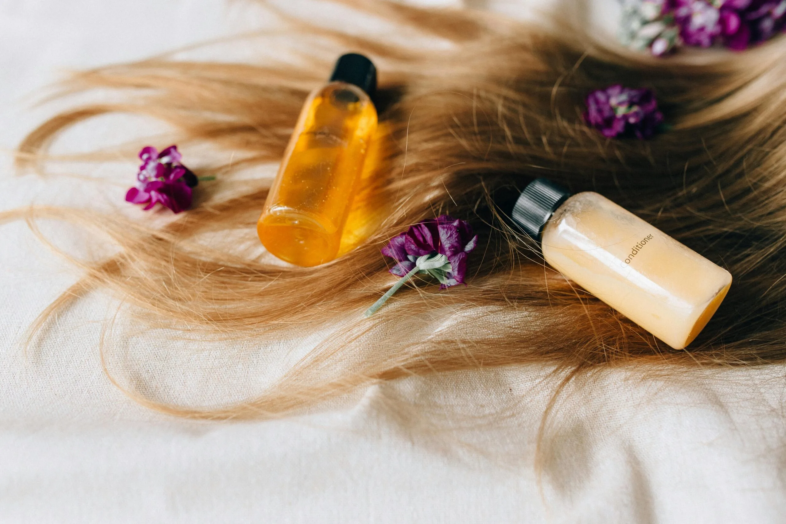 How to Maintain Color-Treated Hair with Natural Products